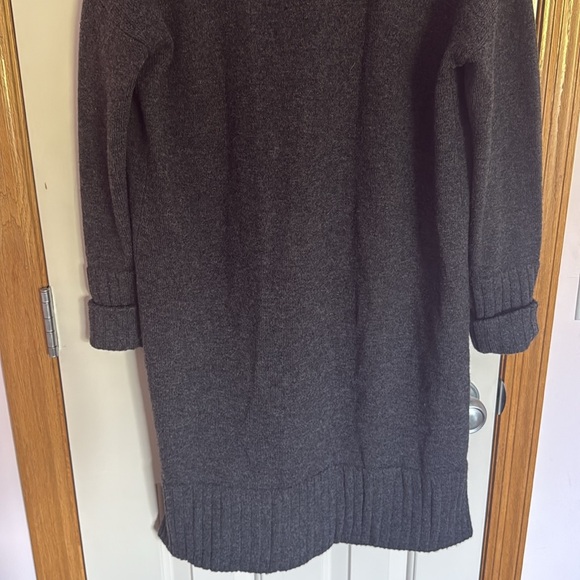 Kinross Cashmere Long Gray Cardigan with Plush Fur Collar - Picture 9 of 10